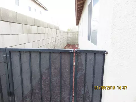 45405 Robinson Dr, Lancaster, CA 93535 photo 13
