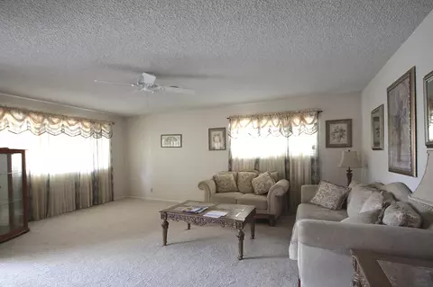 44518 Tabler St, Lancaster, CA 93535 photo 3