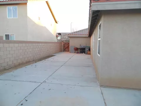 2117 Benfar Dr, Lancaster, CA 93535 photo 3