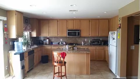 45733 Timothy Ct, Lancaster, CA 93535 photo 2