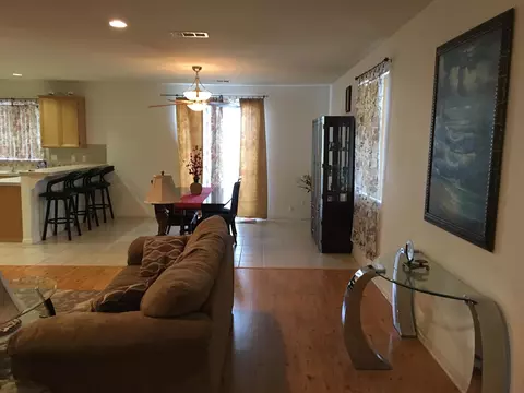 1811 Lingard St E, Lancaster, CA 93535 photo 4