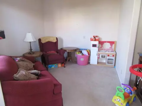 1625 Kettering St E, Lancaster, CA 93535 photo 4