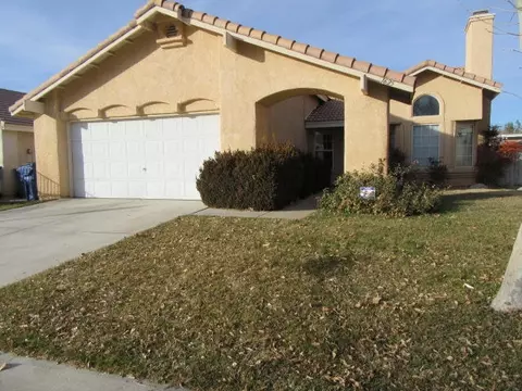 1625 Kettering St E, Lancaster, CA 93535 photo 1