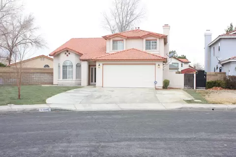 43945 Broadwater Ave, Lancaster, CA 93535 photo 1
