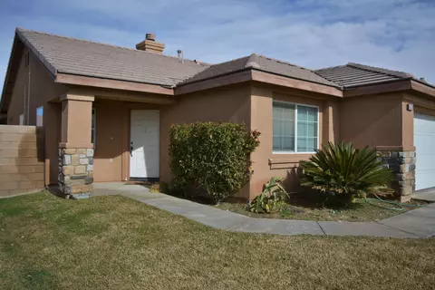 539 Cobb Rd, Lancaster, CA 93535 photo 2