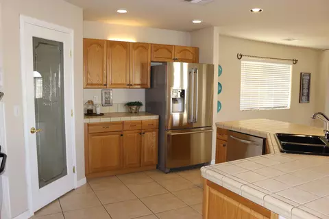 8722 Avenue E W, Lancaster, CA 93536 photo 14