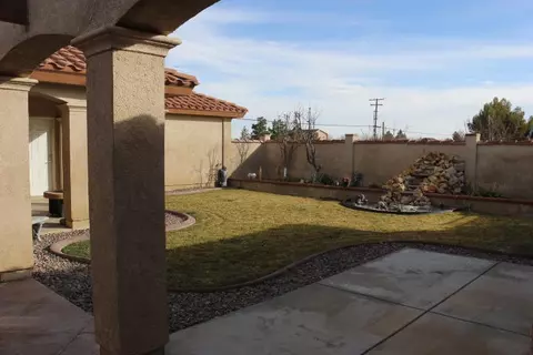 8722 Avenue E W, Lancaster, CA 93536 photo 7
