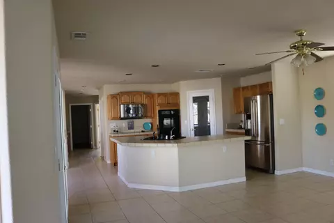 8722 Avenue E W, Lancaster, CA 93536 photo 17