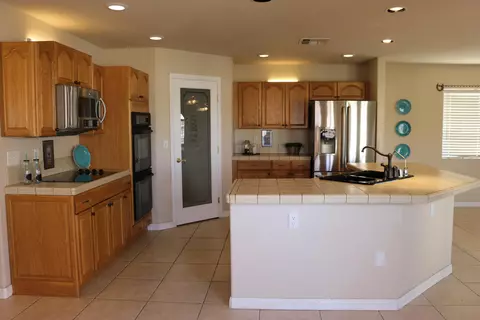 8722 Avenue E W, Lancaster, CA 93536 photo 11