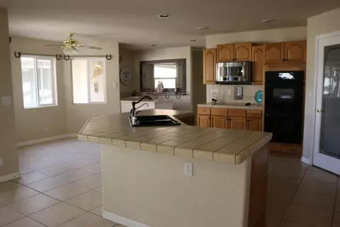 8722 Avenue E W, Lancaster, CA 93536 photo 16