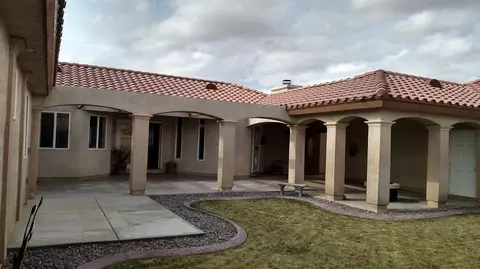 8722 Avenue E W, Lancaster, CA 93536 photo 3