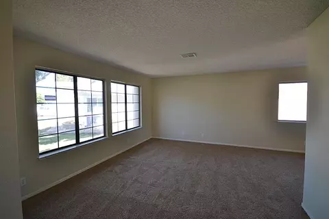 37204 29th Pl, Palmdale, CA 93550 photo 2