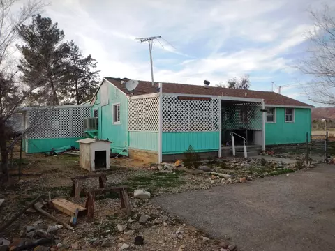6952 Gibbs Ave, Mojave, CA 93501 photo 1
