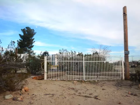 6952 Gibbs Ave, Mojave, CA 93501 photo 3