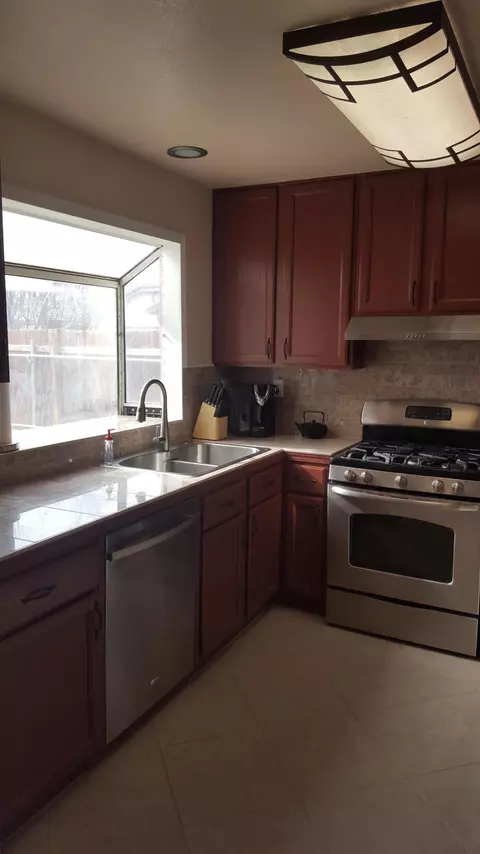 2624 Avenue J10 E, Lancaster, CA 93535 photo 9