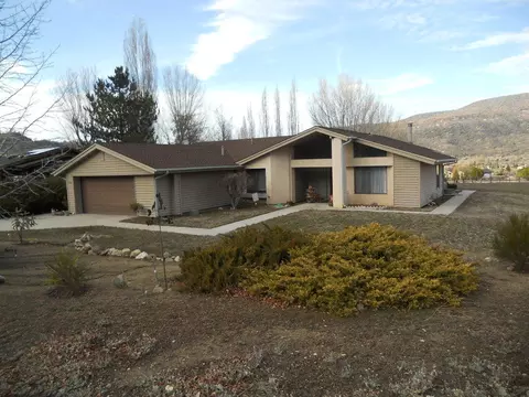 30001 Sunland Way, Tehachapi, CA 93561 photo 2