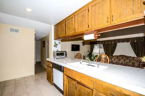 618 Avenue J4 E, Lancaster, CA 93535 photo 6