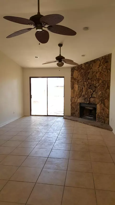 1226 Avenue J12 E, Lancaster, CA 93535 photo 3
