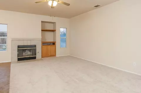 45664 Knightsbridge St, Lancaster, CA 93534 photo 4