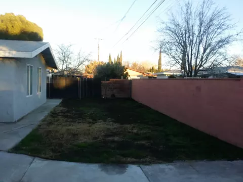 338 Kettering St E, Lancaster, CA 93535 photo 3