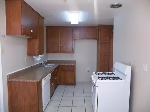 43833 Birchtree Ave, Lancaster, CA 93534 photo 2