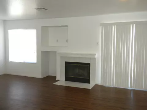 43528 32nd St E, Lancaster, CA 93535 photo 2