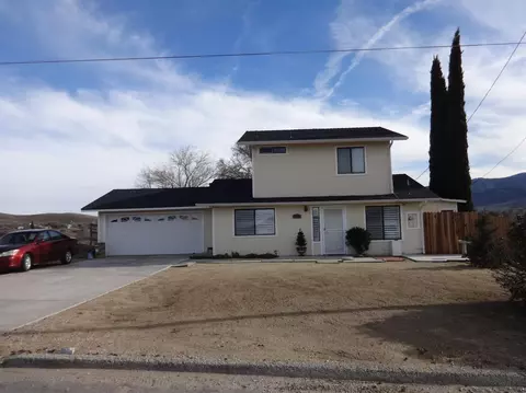 20112 Sears Dr, Tehachapi, CA 93561 photo 2