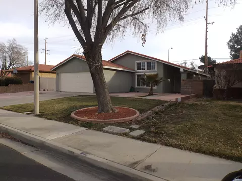 1230 Lincoln Ave, Lancaster, CA 93535 photo 1