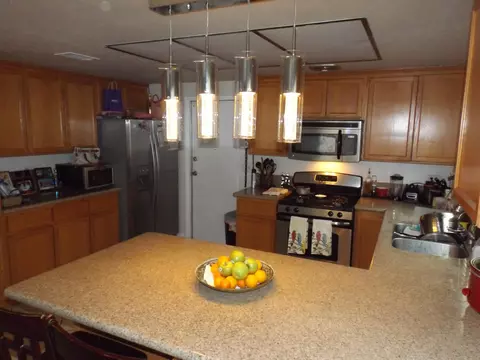 1230 Lincoln Ave, Lancaster, CA 93535 photo 4