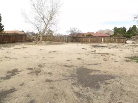 19400 Tonkawan Rd, Apple Valley, CA 92307 photo 5