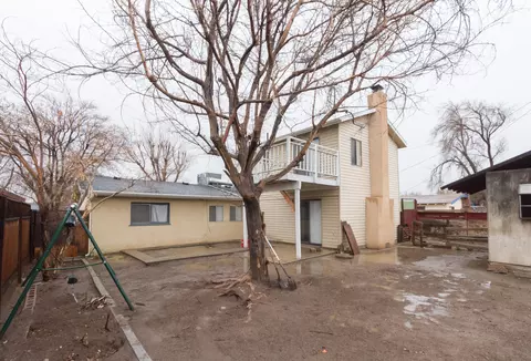 45427 Lorimer Ave, Lancaster, CA 93534 photo 2