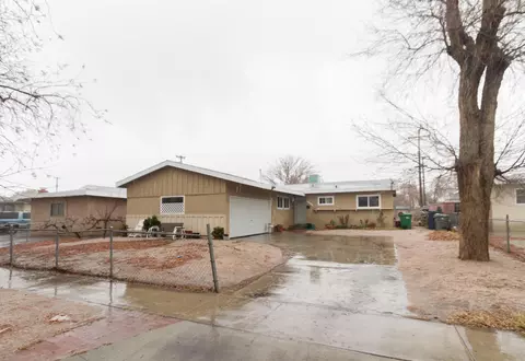 43646 Foxton Ave, Lancaster, CA 93535 photo 1