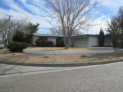 432 Lingard St E, Lancaster, CA 93535 photo 2
