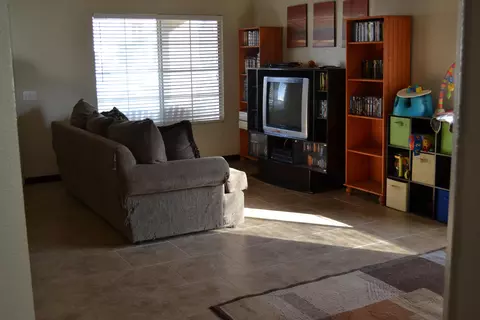 45705 Knightsbridge St, Lancaster, CA 93534 photo 16