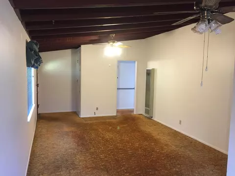 44021 2nd St, Lancaster, CA 93535 photo 2