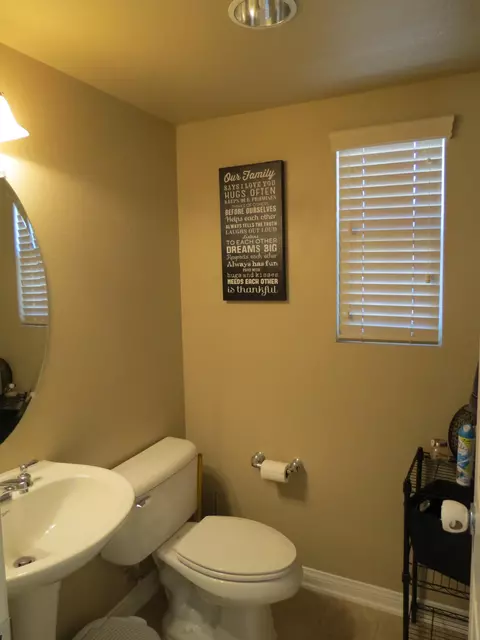 4403 Edam St W, Lancaster, CA 93536 photo 7
