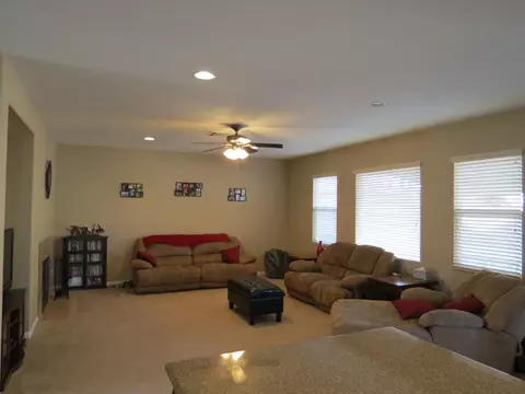 4403 Edam St W, Lancaster, CA 93536 photo 5