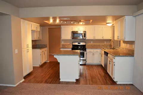 1520 Avenue J4 E, Lancaster, CA 93535 photo 2