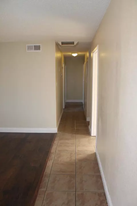 45317 6th St E, Lancaster, CA 93535 photo 4