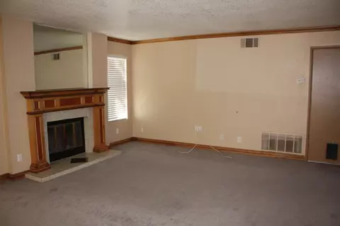 37677 Dixie Dr, Palmdale, CA 93550 photo 4