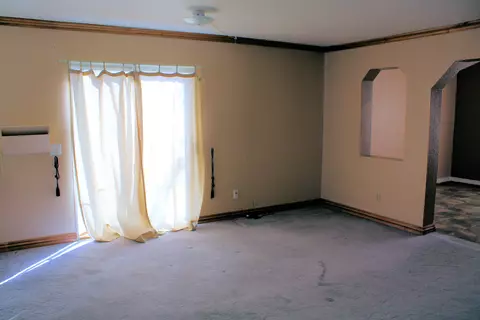 37677 Dixie Dr, Palmdale, CA 93550 photo 3