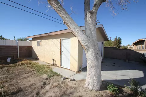 38463 37th St E, Palmdale, CA 93550 photo 19