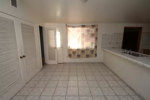 38463 37th St E, Palmdale, CA 93550 photo 4