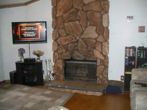 1246 Regents St, Lancaster, CA 93534 photo 2