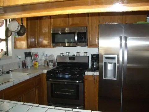 1246 Regents St, Lancaster, CA 93534 photo 6