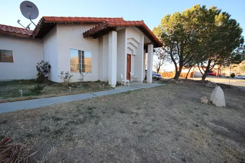 39633 171st St E, Lake Los Angeles, CA 93591 photo 2