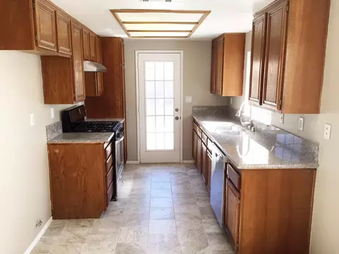 43344 11th St E, Lancaster, CA 93535 photo 5