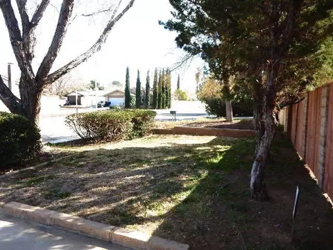 44639 11th St E, Lancaster, CA 93535 photo 2