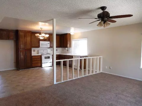 44639 11th St E, Lancaster, CA 93535 photo 8