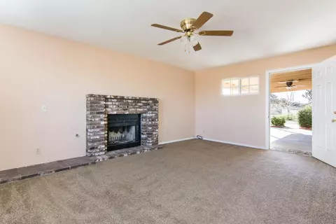 5650 Magda Ct, Palmdale, CA 93552 photo 8
